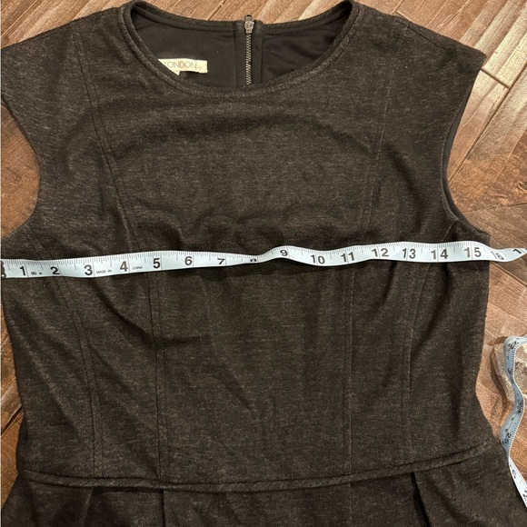 Mangy London Elegant Black and Cream Patterned Women's Dress - Picture 4 of 12